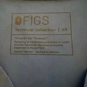 FIGS scrub set